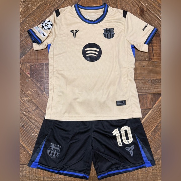 New Nike Barcelona FC set for kids Away Jersey Lamine Yamal #10 - Picture 1 of 2